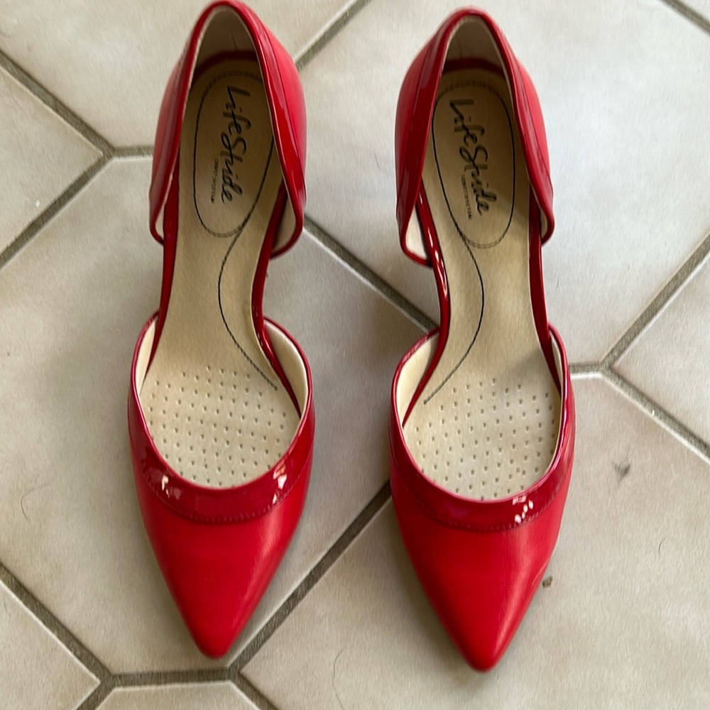 Life stride shoes size 9